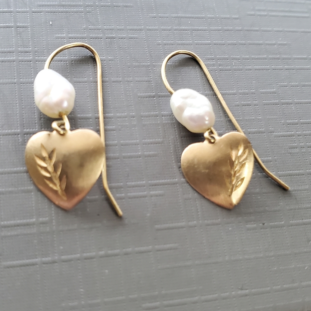 14k gold heart pearl earrings